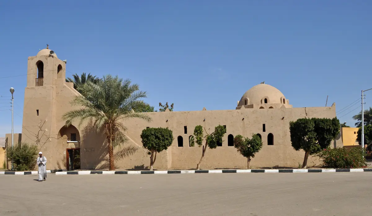 The mosque at Kurna, Luxor, designed by Hassan Fathy, built using natural materials.