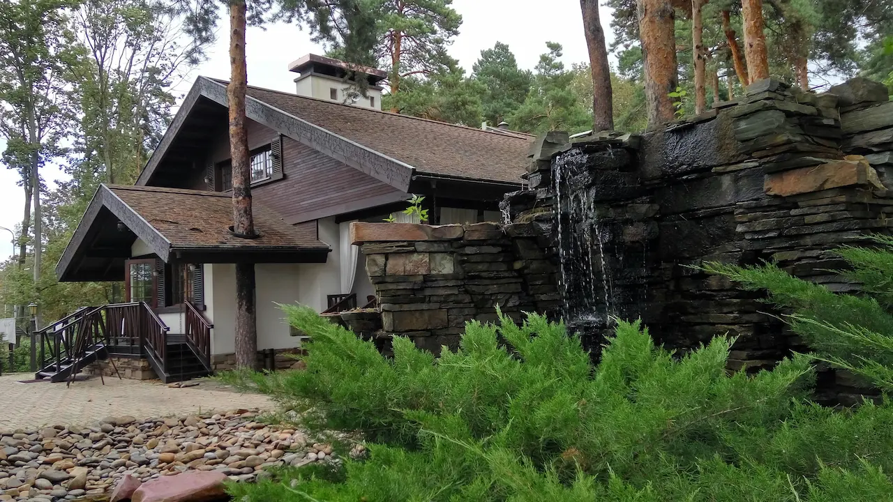 A rustic farmhouse with natural materials and a timeless charm.