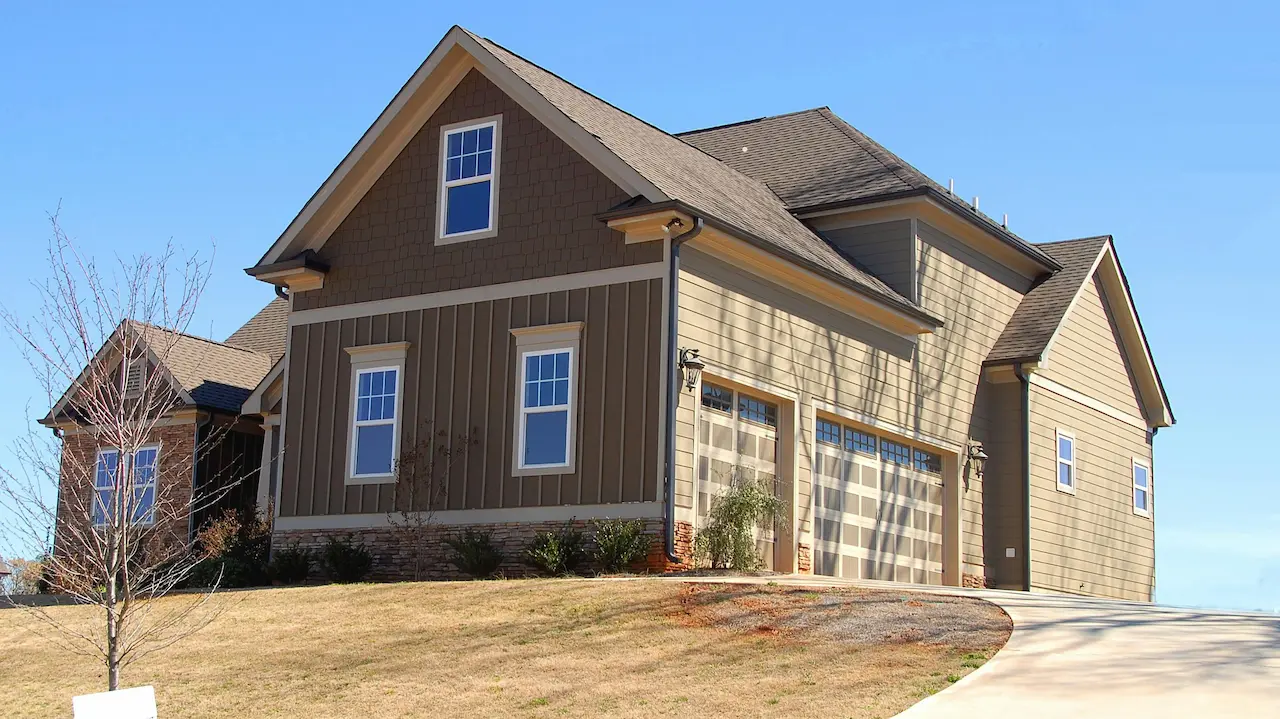 typical house in Meridian, ID, showcasing common residential architecture