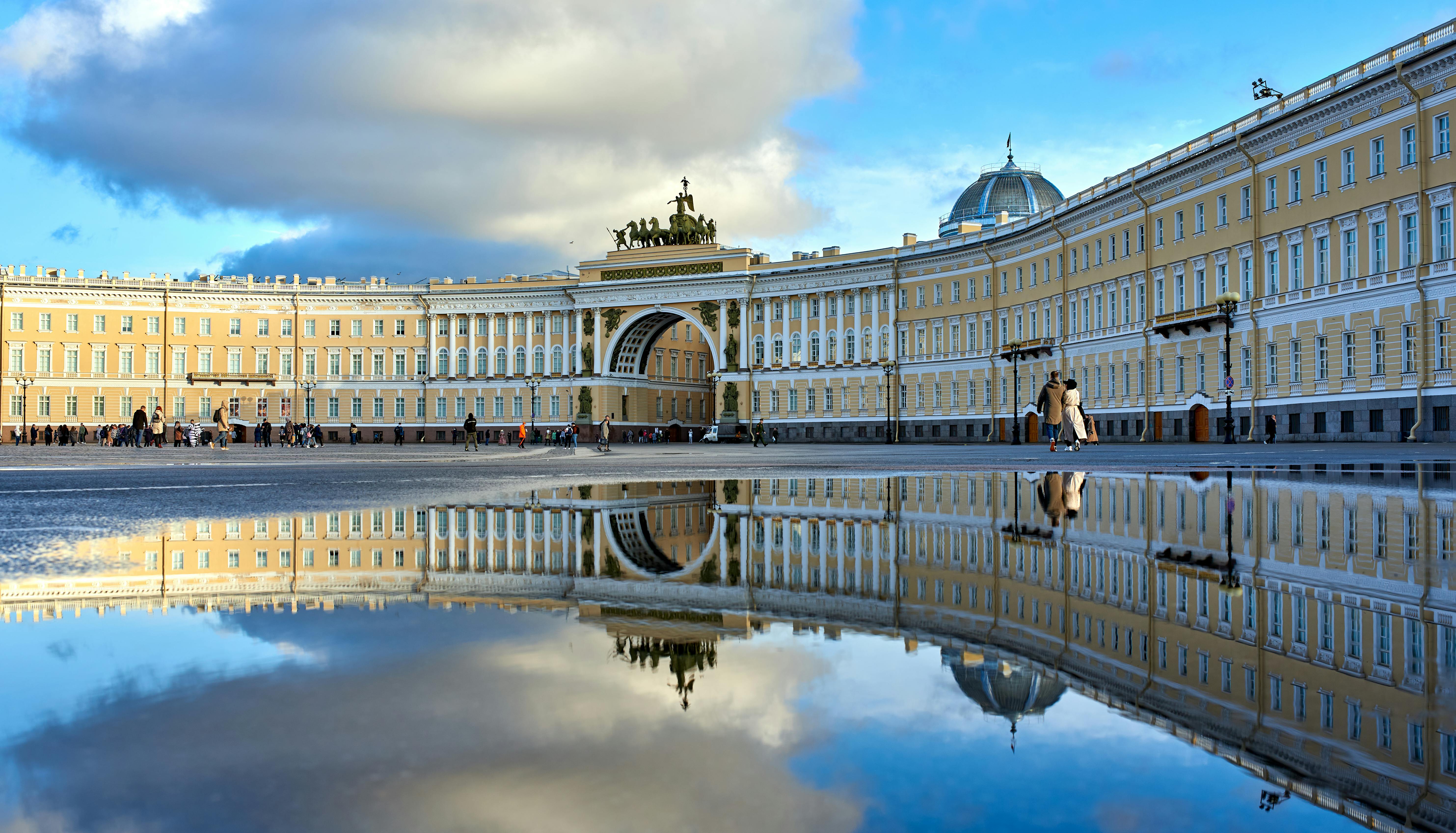 General Staff Building in St. Petersburg reflected on water surface.