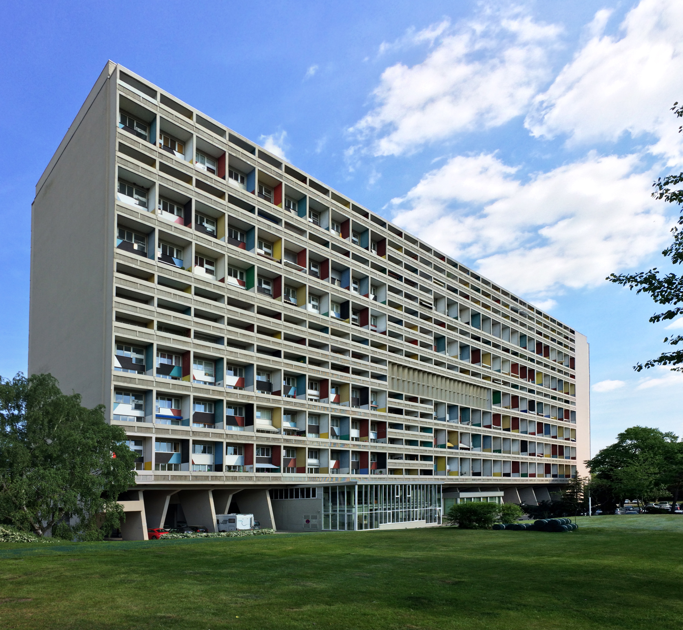 Unité d’Habitation Berlin by Le Corbusier showing modular apartment design.
